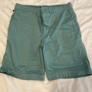 Size 33 cremieux flat front shorts